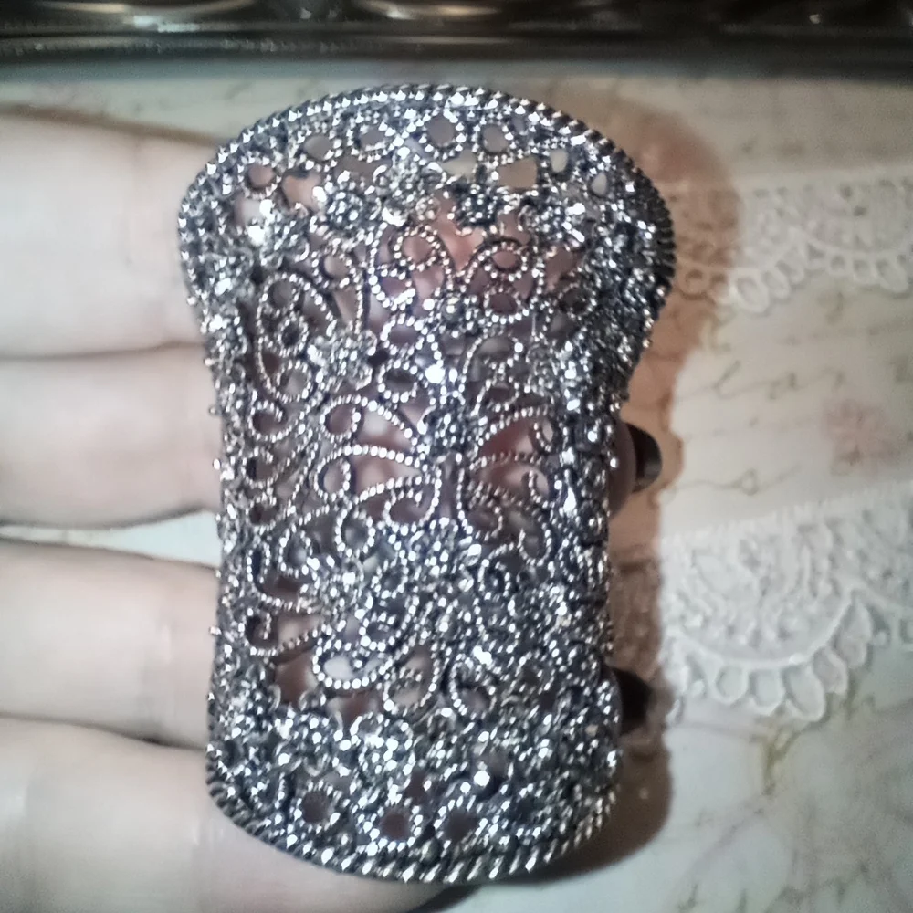 Vintage Filigree Scarf Ring - Picture 3 of 10